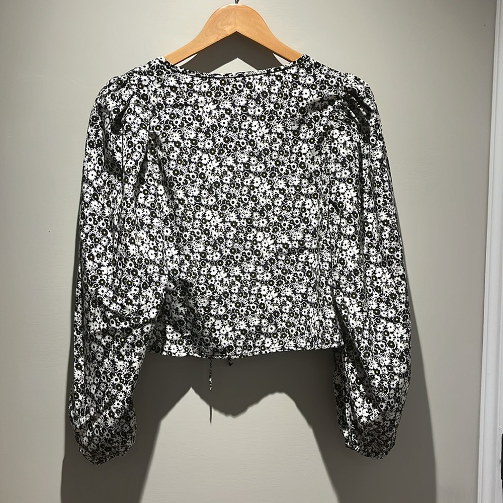 Brand new Levi’s blouse - Picture 2 of 9